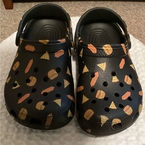 CROCS KIDS SIZE THREE IN GOOD USED CONDITION.